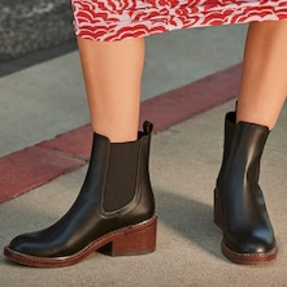 Steve Madden Laurely Chelsea Bootie 👢 - Picture 2 of 16